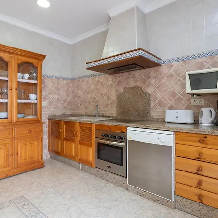 Ardales House *