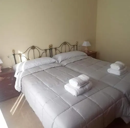 Ardales House * مالقة